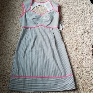 NWT DressBarn white/gray stripes size 10